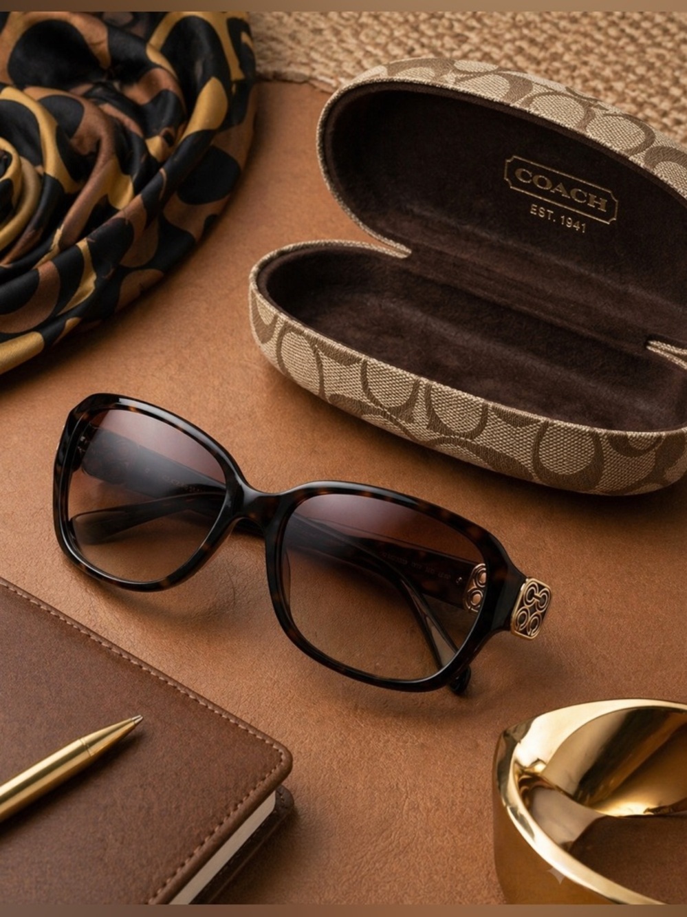 Coach HC8030 Tortoise Gradient Sunglasses w/ Case - Picture 4 of 9